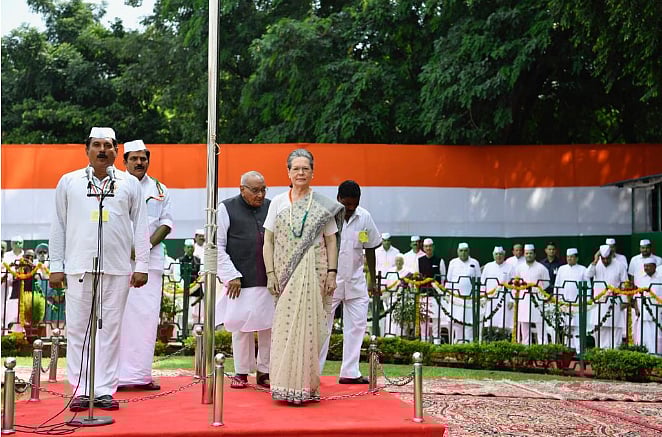 73वें स्वतंत्रता दिवस पर  सोनिया गांधी का देश को संदेश, कहा-असहिष्णुता और अन्याय के लिए देश में नहीं कोई स्थान