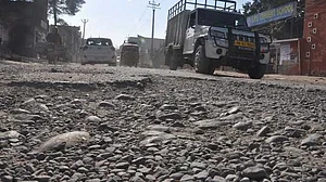 हरियाणा की खट्टर सरकार के 5 साल का हाल, 33 विधानसभा क्षेत्रों में नहीं बनी एक किलोमीटर भी सड़क