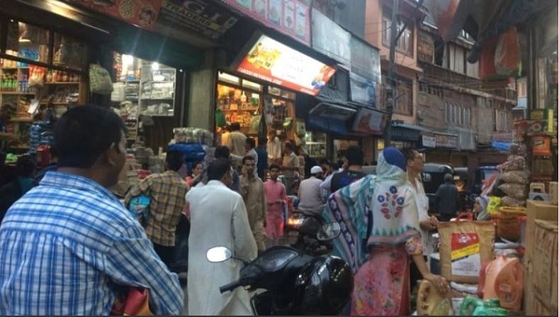 जम्मू-कश्मीर: घाटी में दहशत के बीच स्थानीय लोगों के लिए नई मुसीबत, जरूरी चीजों की हुई कमी