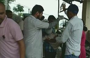 उत्तराखंड: टिहरी गढ़वाल में स्कूल बस के खाई में गिरने से 7 बच्चों की दर्दनाक मौत, 18 बच्चे थे सवार