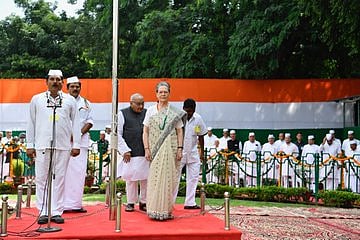 बड़ी खबर LIVE: उमराव जान की गजलों के कंपोज़र मशहूर संगीतकार खय्याम बेहद बीमार, आईसीयू में भर्ती