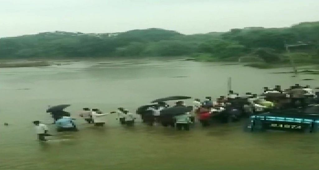 बड़ी खबर LIVE: नृपेंद्र मिश्रा के जाने के बाद पीएमओ में नियुक्तियों की झड़ी, आज ही रिटायर हुए पी के सिन्हा के अलावा पांच और नए अफसर लाए गए