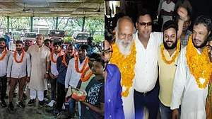 हत्यारोपियों के अभिनंदन की नई रवायत, मोदी सरकार की सबसे बड़ी उपलब्धि