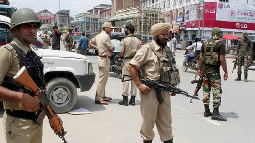 जम्मू-कश्मीर के धार्मिक आधार पर दो टुकड़े करना वहां के लोगों के साथ क्रूर मजाक है!