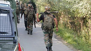 पाकिस्तान ने बोला झूठ, भारतीय सेना ने नहीं किया क्लस्टर बम का इस्तेमाल