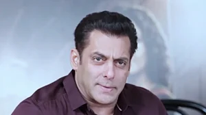 सिनेजीवन: क्यों खुद पर कोड़े बरसा रहे हैं सलमान, वीडियो वायरल और टाइगर की गर्लफ्रेंड को लेकर उनकी बहन ने किया ये खुलासा