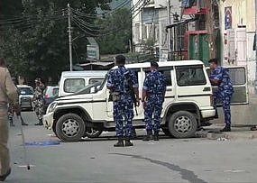 धारा-370 हटाए जाने के बाद अजित डोभाल पहुंचे कश्मीर, जानें घाटी में अब कैसे हैं हालात, देखें तस्वीरें 