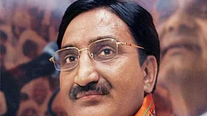 केंद्रीय मंत्री रमेश पोखरियाल का बेतुका बयान, कहा- न्यूटन से पहले हिंदू ग्रंथों में हुई गुरुत्वाकर्षण की चर्चा