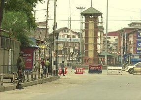 धारा-370 हटाए जाने के बाद अजित डोभाल पहुंचे कश्मीर, जानें घाटी में अब कैसे हैं हालात, देखें तस्वीरें 