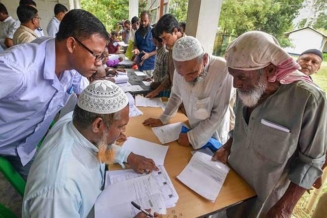 नवजीवन बुलेटिन: NRC की फाइनल लिस्ट से 19 लाख से ज्यादा लोग बाहर और पाकिस्तान में बस हादसे में एक ही परिवार के 24 लोगों की मौत