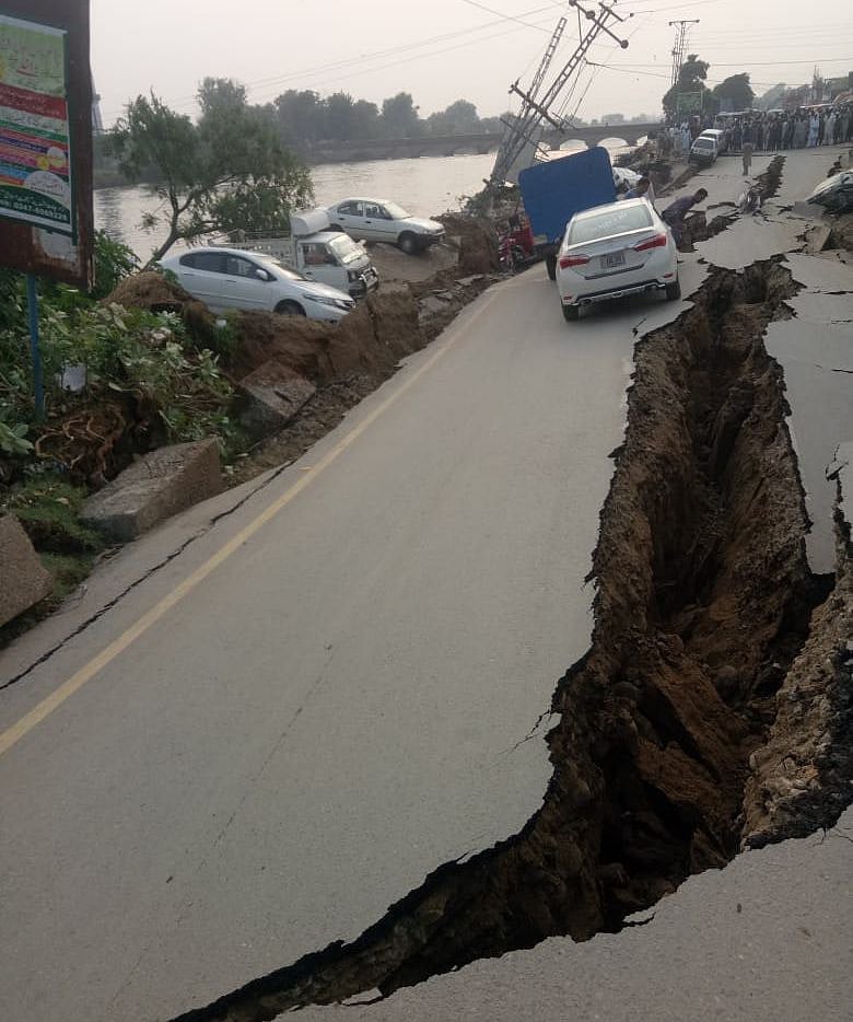 बड़ी खबर LIVE: ट्रंप ने पीएम मोदी को बताया भारत का पिता,  ट्रेड डील पर बातचीत जारी