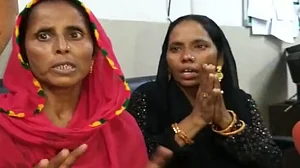 अलीगढ़ स्टेशन पर भीड़ की हिंसा, कन्नौज से आए मुस्लिम परिवार पर हमला, एएमयू छात्रों के हंगामे के बाद केस दर्ज
