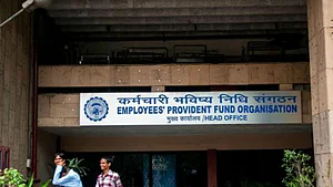 नौकरीपेशा लोगों के लिए खुशखबरी,  2018-19 के लिए पीएफ पर 8.65% ब्याज देने का ऐलान, 6 करोड़ लोगों को होगा फायदा