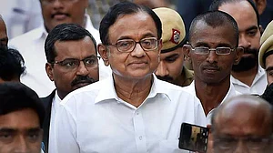 बेदाग छवि को खराब करने के लिए मोदी सरकार के इशारे पर काम कर रही है सीबीआईः चिदंबरम