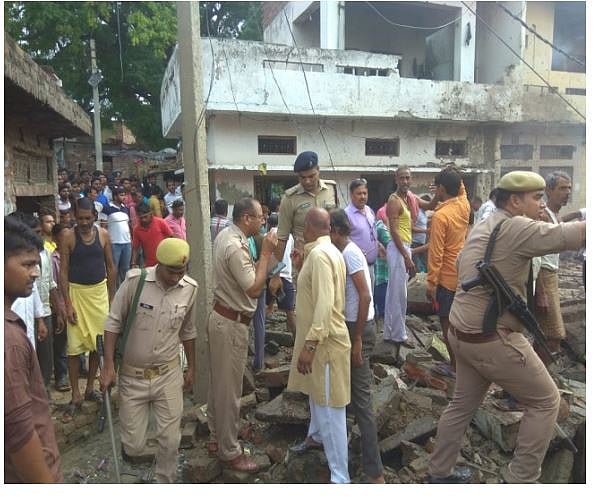 नवजीवन बुलेटिन: उत्तर प्रदेश में पटाखा फैक्ट्री में धमाका, 4 की मौत और असेंबली इलेक्शंस को लेकर कांग्रेस का केंद्र  से सवाल