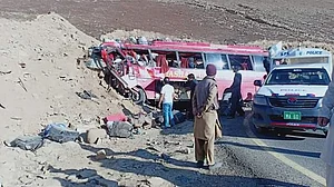 पाकिस्तान में सड़क हादसे से कोहराम, गिलगित-बलिस्तान में सड़क दुर्घटना में 26 लोगों की दर्दनाक मौत