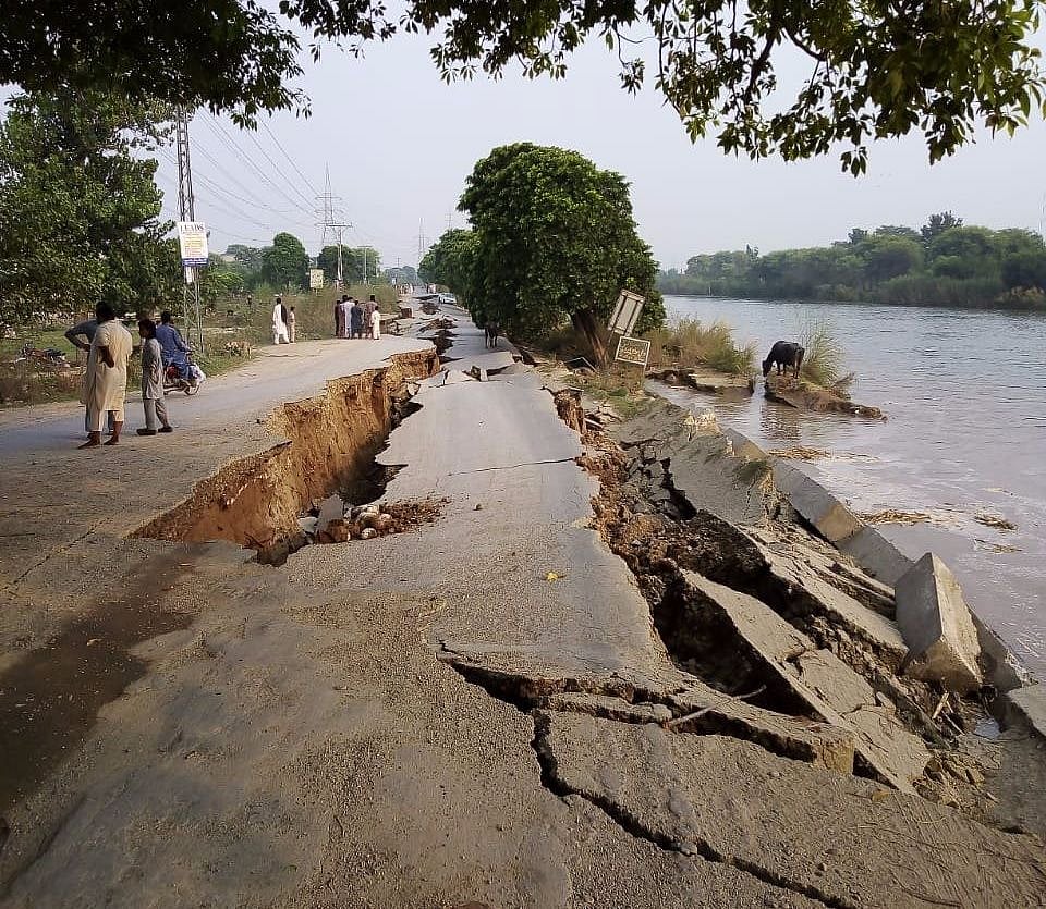 बड़ी खबर LIVE: ट्रंप ने पीएम मोदी को बताया भारत का पिता,  ट्रेड डील पर बातचीत जारी