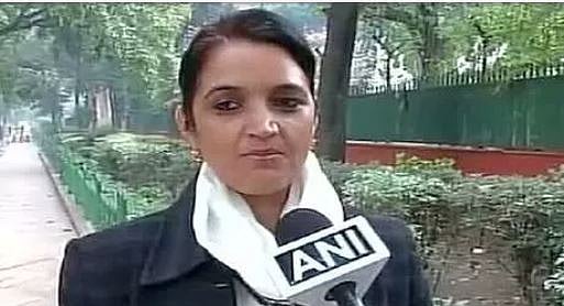 बड़ी खबर LIVE: वीडियो देखें कैसे दक्षिण दिल्ली की पूर्व मेयर को उनके बीजेपी नेता पति ने सरेआम मारा थप्पड़