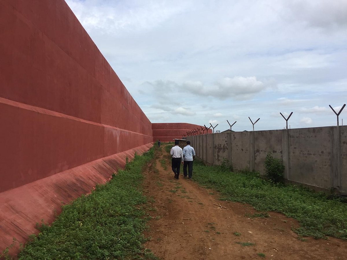 एनआरसी से बाहर  लोगों के लिए बंदी गृहों का निर्माण तेज़, मुस्लिम बहुल इलाकों में बन रहे हैं ‘यातना शिविर’