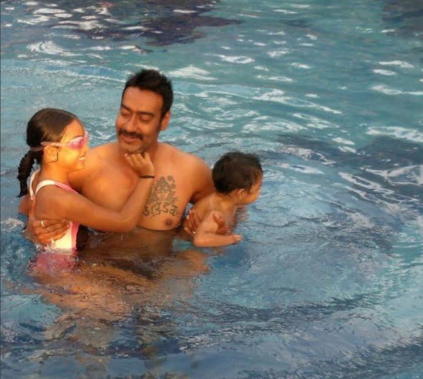 सिनेजीवन: ‘ड्रीम गर्ल’ के गाने पर कॉपीराईट की तलवार और ‘डॉटर्स डे’ पर अजय-काजोल ने बेटी के साथ साझा की प्यार भरी पोस्ट