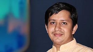 वीडियो: ‘नायक नहीं खलनायक है तू’ पर थिरके कैलाश विजयवर्गीय के बेटे आकाश, अधिकारी को बल्ले कर चुके हैं पिटाई