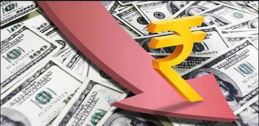 परत दर परत खुल रही है अर्थव्यवस्था की हकीकत, 99 पैसे गिरकर रसातल में पहुंचा रुपया, 5 साल में टूटा 20 फीसदी