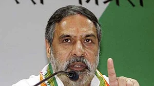 अर्थव्यवस्था पर निर्मला के बयान से देश हैरान, संकट समझने में विफल सरकार अब युवाओं को ठहरा रही है जिम्मेदार