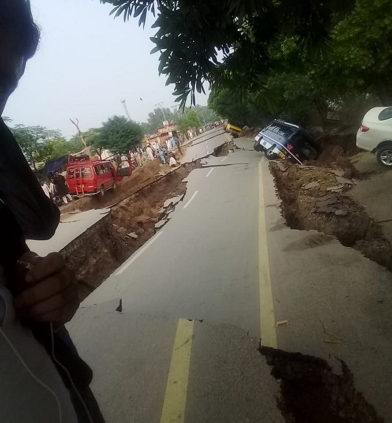 बड़ी खबर LIVE: ट्रंप ने पीएम मोदी को बताया भारत का पिता,  ट्रेड डील पर बातचीत जारी