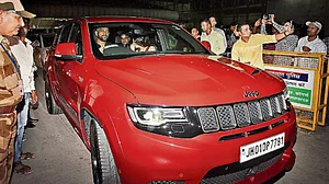 महेंद्र सिंह धोनी ने खरीदी नई जीप मिडसाइड एसयूवी, कीमत जानकर रह जाएंगे दंग