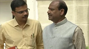 भारतीय रेल की सुरक्षा का हाल, चलती ट्रेन में शराबियों से परेशान हुए लोकसभा स्पीकर, तंग आकर बुलानी पड़ी पुलिस