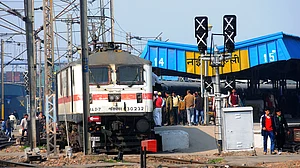 ‘रेल फॉर सेल’: माल सरकार का, मुनाफा उद्योगपतियों का, और आम यात्री दूसरे दर्जे के