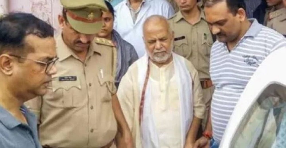 शाहजहांपुर केस: छात्रा से रेप के आरोपी बीजेपी नेता चिन्मयानंद को अस्पताल से मिली छुट्टी, भेजा गया जेल