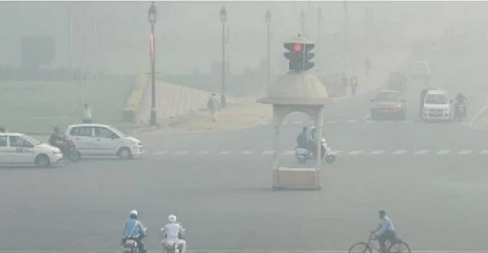 दिवाली के बाद ‘दमघोटू’ हुई दिल्ली की हवा, चारों तरफ छाया धुएं का गुबार, प्रदूषण बेहद खतरनाक स्तर पर पहुंचा