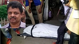 हैदराबाद में ISRO के वैज्ञानिक का फ्लैट में शव मिलने से सनसनी, पुलिस ने जताई हत्या की आशंका