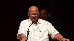 महाराष्ट्र के सियासी बिसात पर शरद पवार ही साबित हुए ग्रैंड मास्टर, बीजेपी को शह देकर दी मात