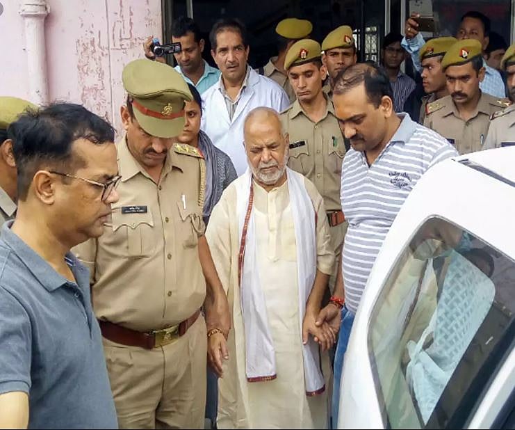 चिन्मयानंद केस: SIT ने जब्त किया BJP नेता का लैपटॉप और पेन ड्राइव, घटना से संबंधित वीडियो  मौजूद होने का संदेह