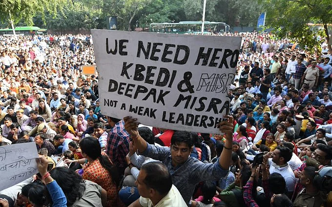 आला अफसरों ने स्पेशल ब्रांच के अलर्ट पर दिया होता ध्यान तो नहीं होती दिल्ली पुलिस में ‘बगावत’