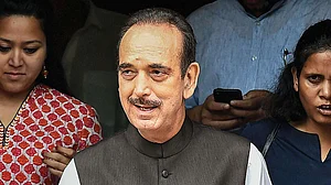 सर्वदलीय बैठक के बाद आजाद बोले- हिरासत में रखे गए फारूक अब्दुल्ला को सत्र में भाग लेने के लिए छोड़े मोदी सरकार