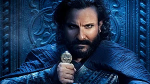 सिनेजीवन: ‘तानाजी’ में सामने आया सैफ का नया लुक, ‘जॉन स्नो’ से हो रही तुलना और वाणी की टॉप ने बढ़ाई उनकी परेशानी