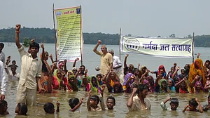 मध्य प्रदेश: खत्म हुआ जल सत्याग्रह, सरकार ने मानी ओंकारेश्वर बांध प्रभावितों की सभी मांगें