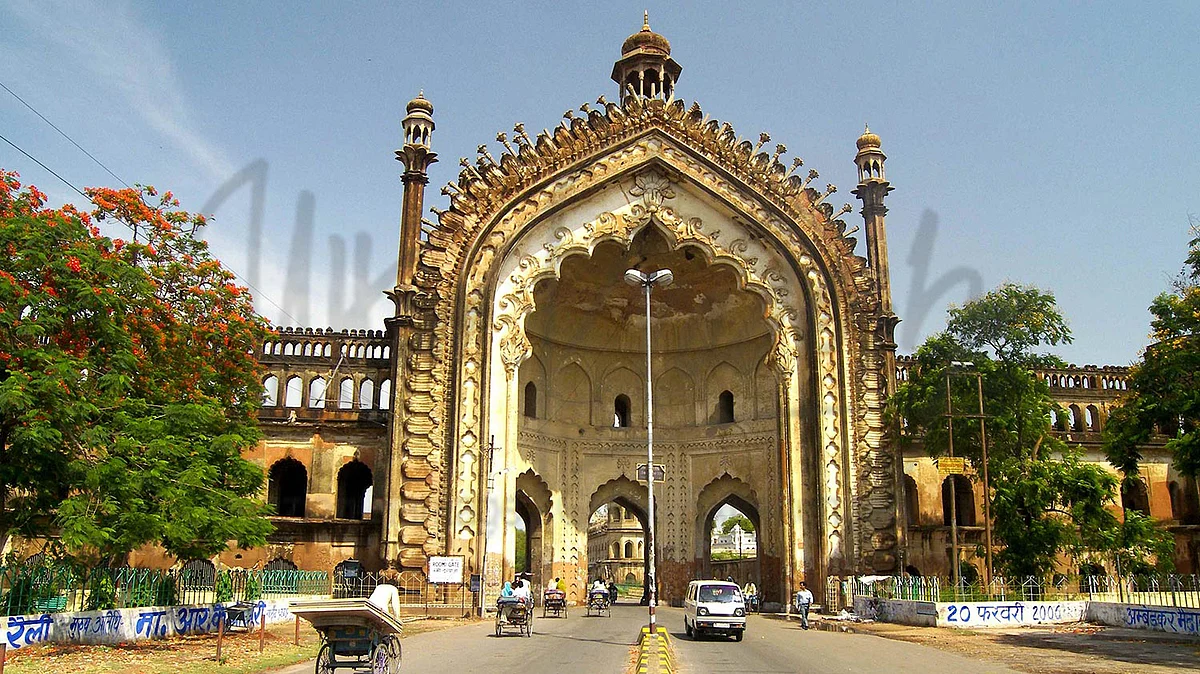 अयोध्या फैसले के बाद अमन की गवाह बनी यूपी की राजधानी लखनऊ, हर साल की तरह इस साल भी निकलेगा जुलूस-ए-मोहम्मदी