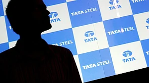 आर्थिक मंदी के भंवर में फंसी टाटा स्टील, 3000 से ज्यादा कर्मचारियों की नौकरी पर लटकी तलवार