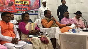 झारखंड चुनाव : प्रत्याशियों की घोषणा के साथ ही बीजेपी में उभरे बगावती सुर, पार्टी के कई नेता नाराज