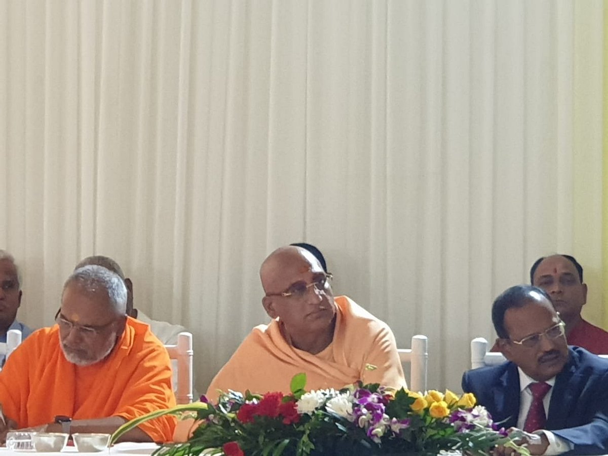 अयोध्या फैसला: NSA डोभाल की अगुवाई में धर्मगुरुओं की मीटिंग, देश में शांति बनाए रखने पर जोर