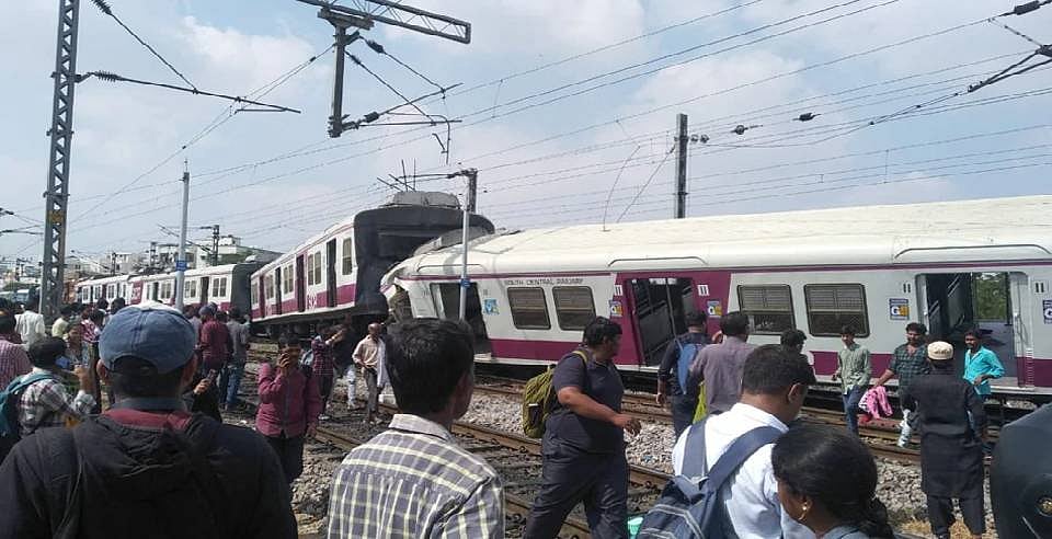 हैदराबाद: दो ट्रेनों की टक्कर में करीब एक दर्जन लोग घायल, गलत सिग्नल बना हादसे की वजह