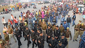 अयोध्या पर फैसले से पहले उत्तर प्रदेश छावनी में तब्दील, पूरे देश में अलर्ट