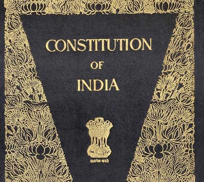 संविधान दिवस विशेष: हर दृष्टि से बेमिसाल है भारत का हस्तलिखित संविधान