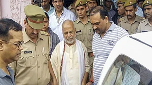 चिन्मयानंद से रंगदारी मांगते थे बीजेपी के दो नेता, एक सहकारी बैंक के चेयरमैन, पेन ड्राइव से मिला अश्लील वीडियो