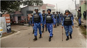 अयोध्या फैसले से पहले गायकों ने माहौल गर्माया, सोशल मीडिया पर अपलोड कर रहे भड़काऊ गीत