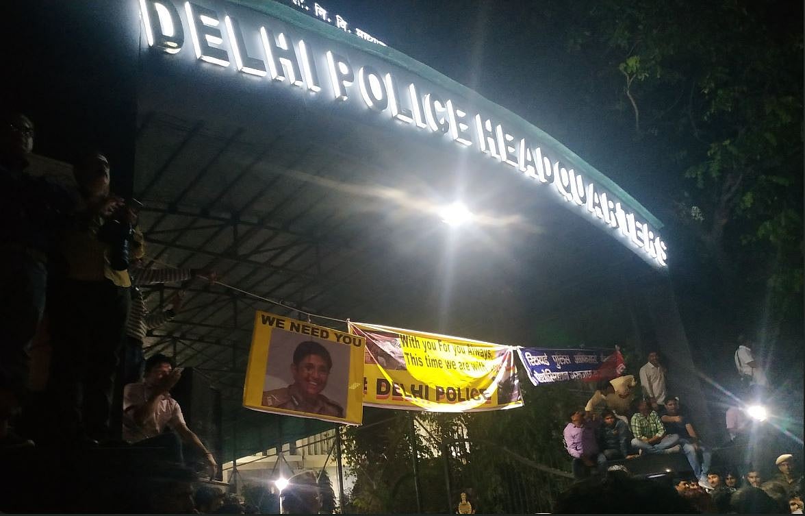 खत्म हुआ दिल्ली पुलिस का प्रदर्शन, मानी गईं सभी मांगें, हिंसा में घायल जवानों को 25 हजार के मुआवजे का ऐलान